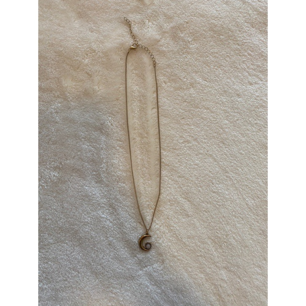 AEO Crescent Moon Necklace